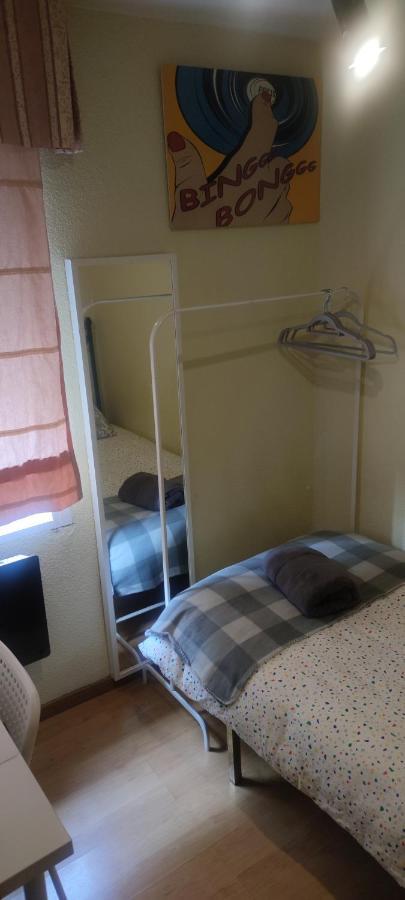 Habitacion Individual En Apartamento Centrico Madrid Kültér fotó